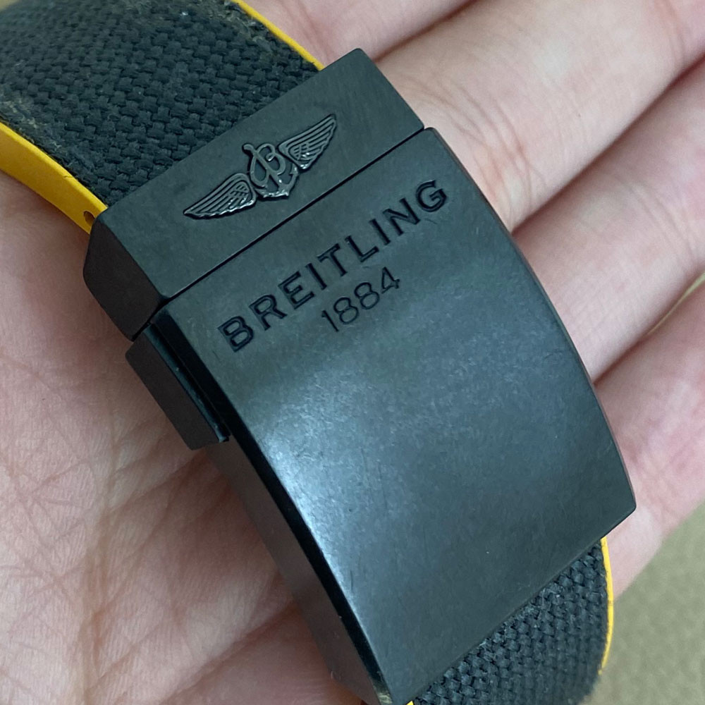 Breitling Avenger Hurricane XB1210E4/BE89 11