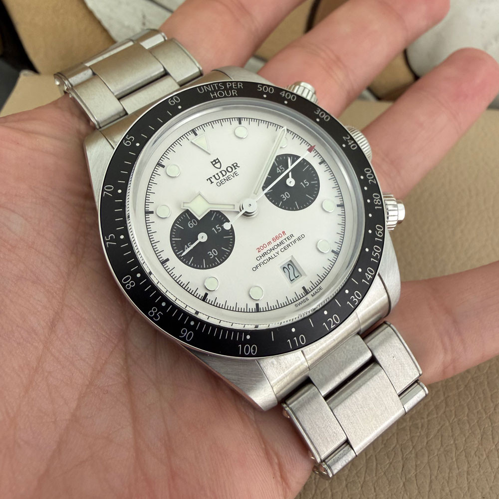 Tudor Black Bay Chronograph 79360N 10