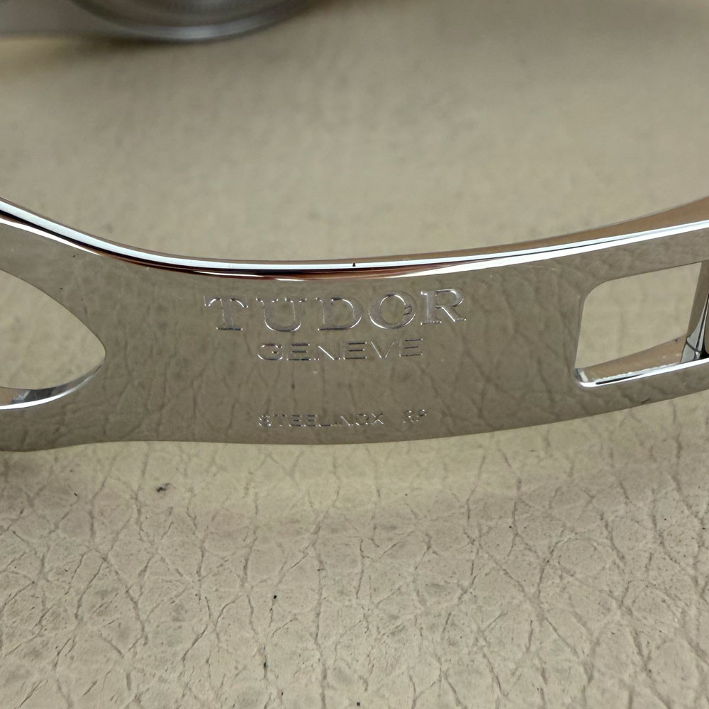 Tudor Black Bay Chronograph 79360N 11