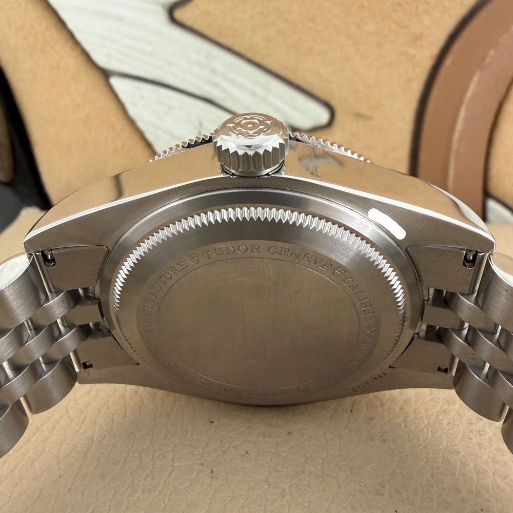 Tudor Black Bay 7941A1A0NU 8