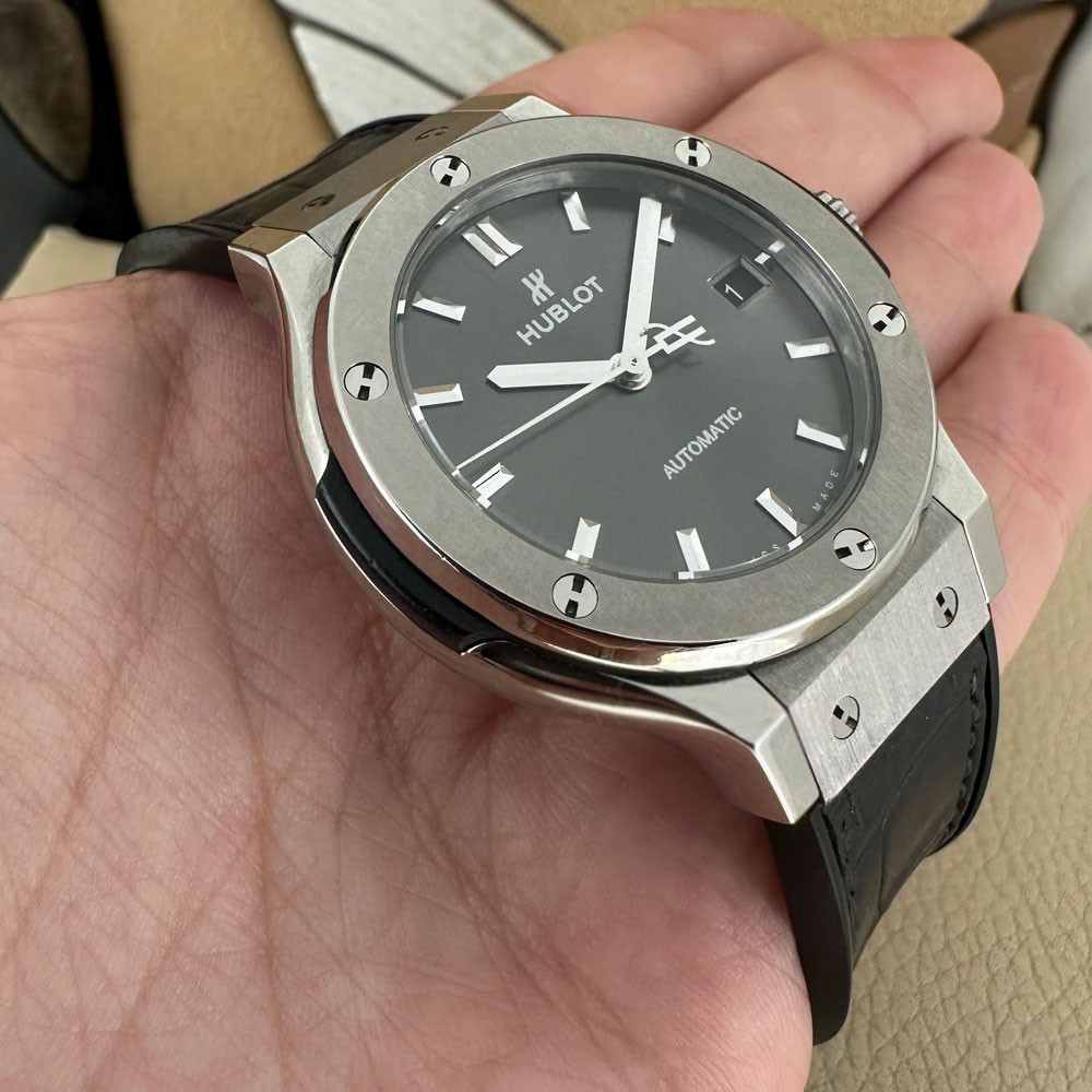 Hublot Classic Fusion  Racing Grey 565.NX.7071.LR 11