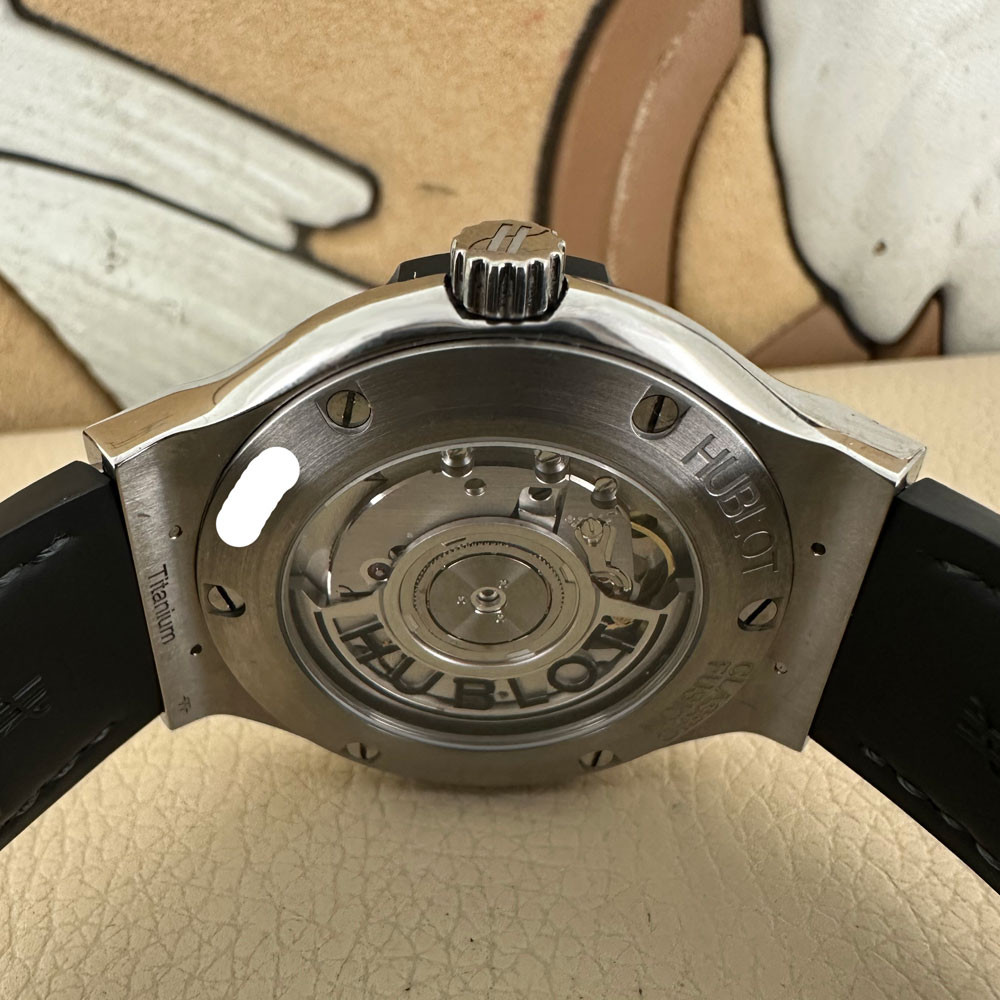 Hublot Classic Fusion  Racing Grey 565.NX.7071.LR 8