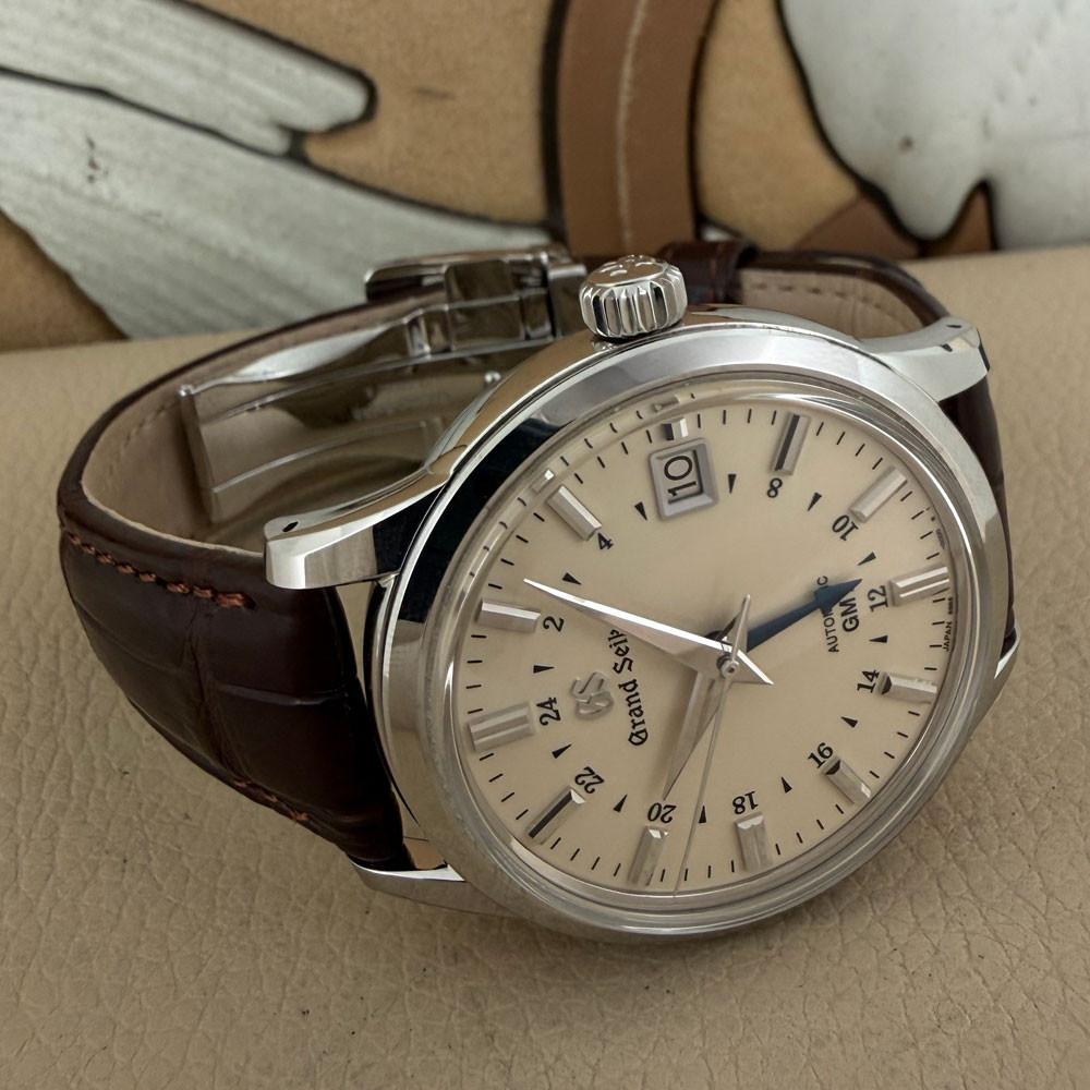 Grand Seiko Elegance Collection GMT SBGM221 13