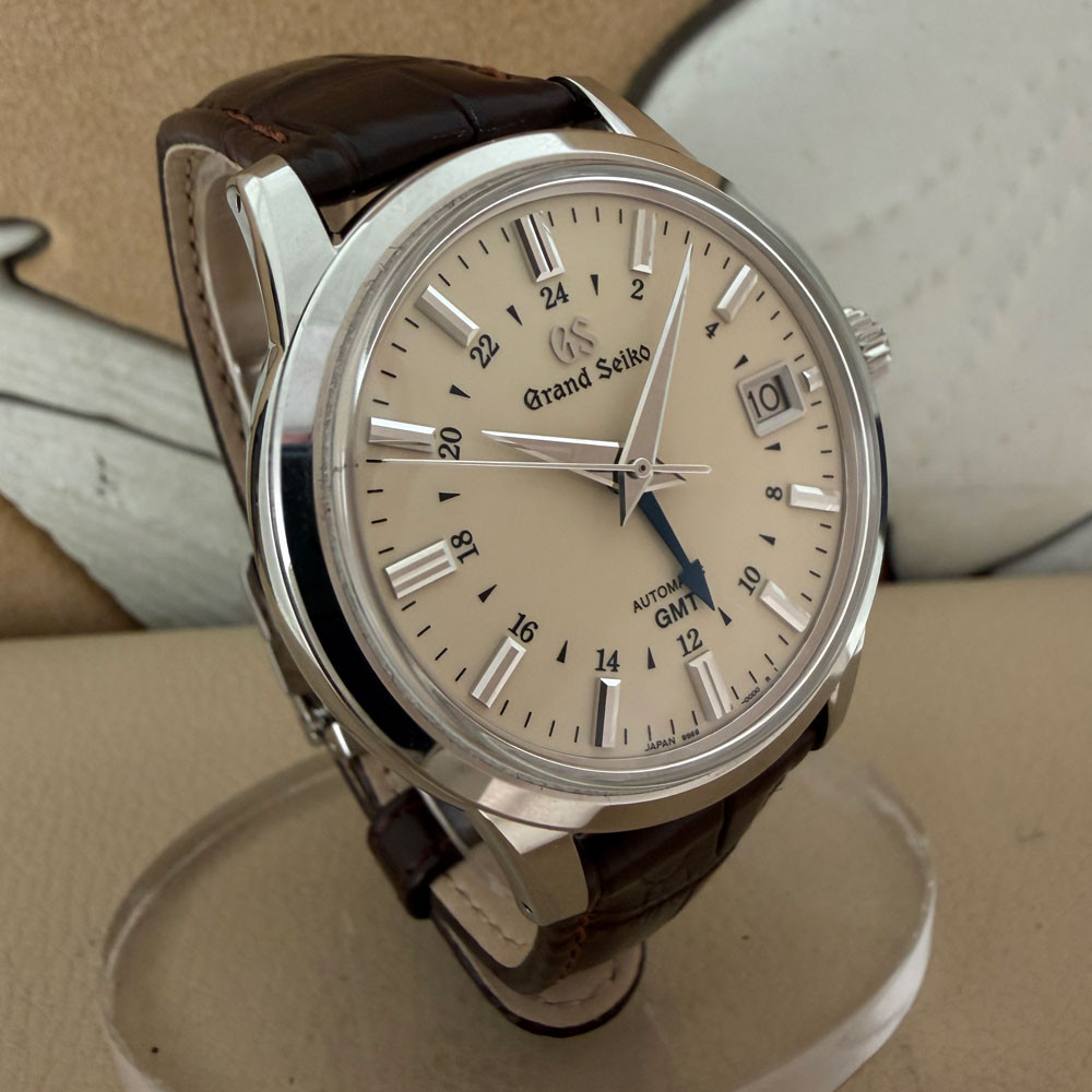 Grand Seiko Elegance Collection GMT SBGM221 3
