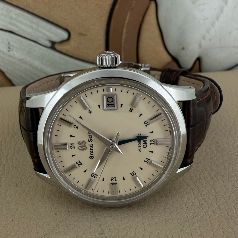 Grand Seiko Elegance Collection GMT SBGM221 7