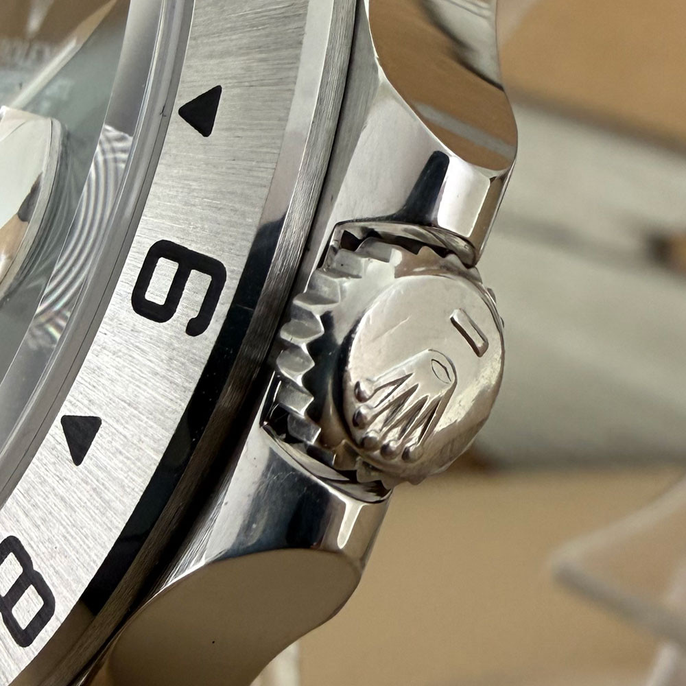 Rolex Explorer II 16570 4