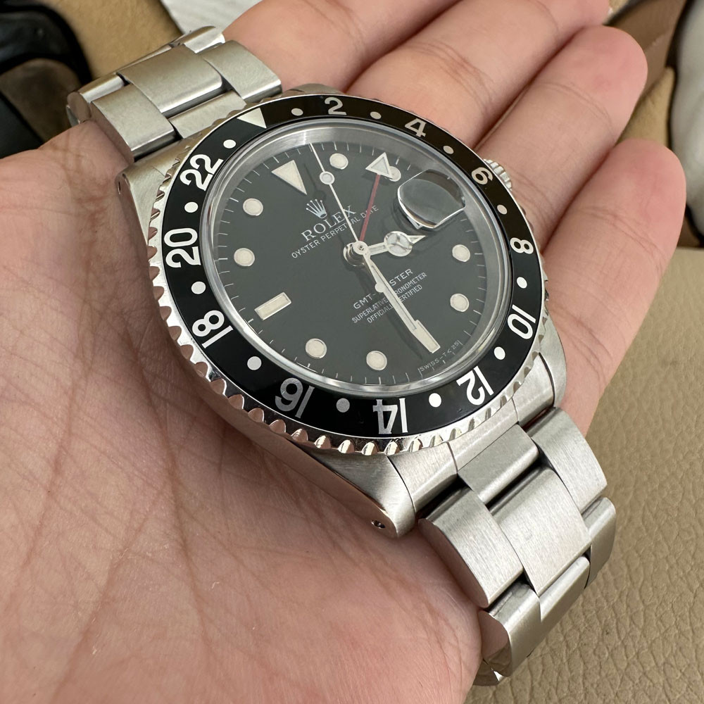 Rolex GMT-Master 16700 10
