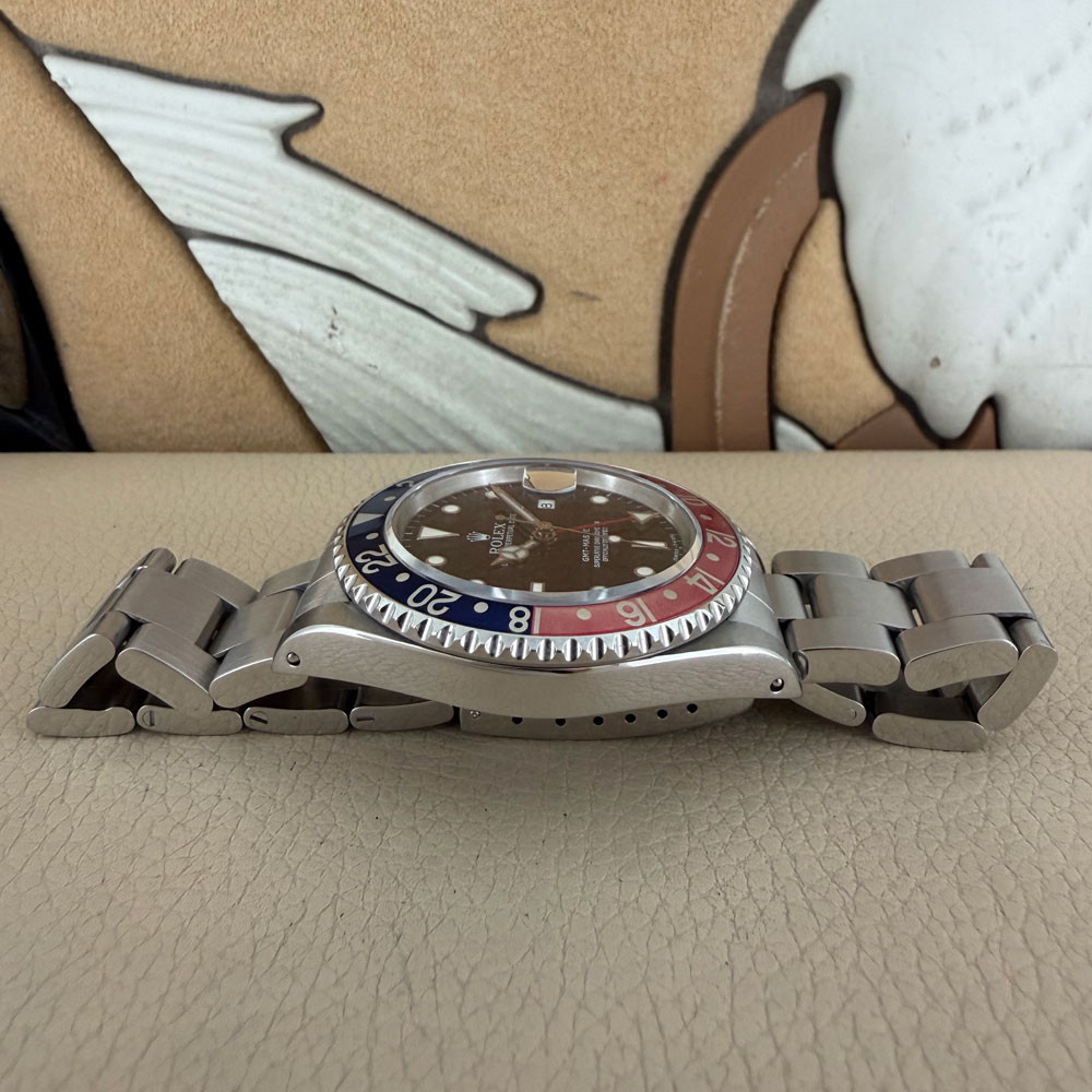 Rolex GMT-Master Pepsi Faded Bezel 16700 11