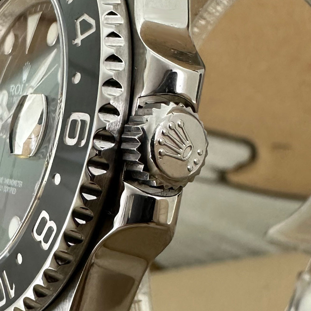 Rolex GMT-Master II 116710LN 4