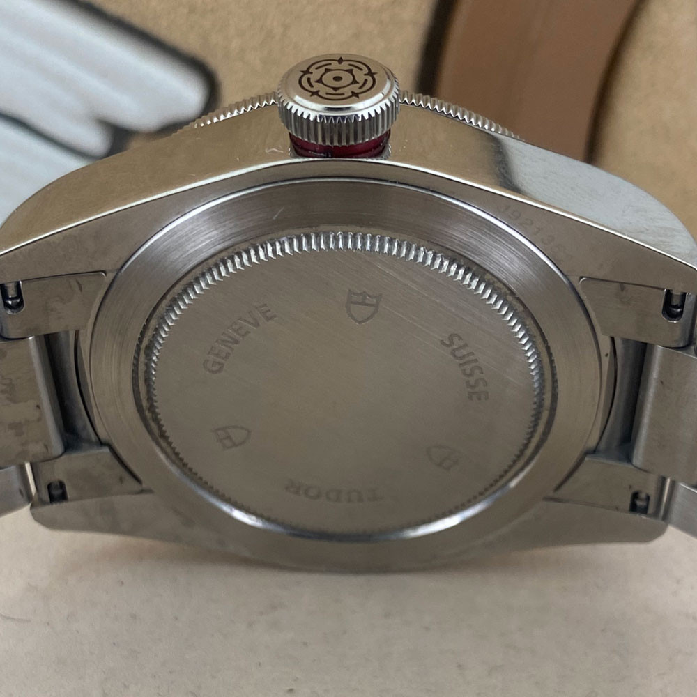 Tudor Heritage Black Bay Smile 79220R 5