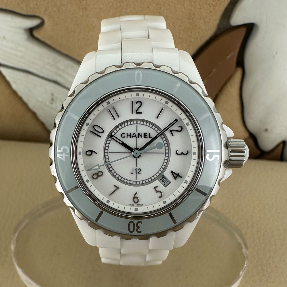 Chanel J12 Green Bezel Limited Edition H4464 0