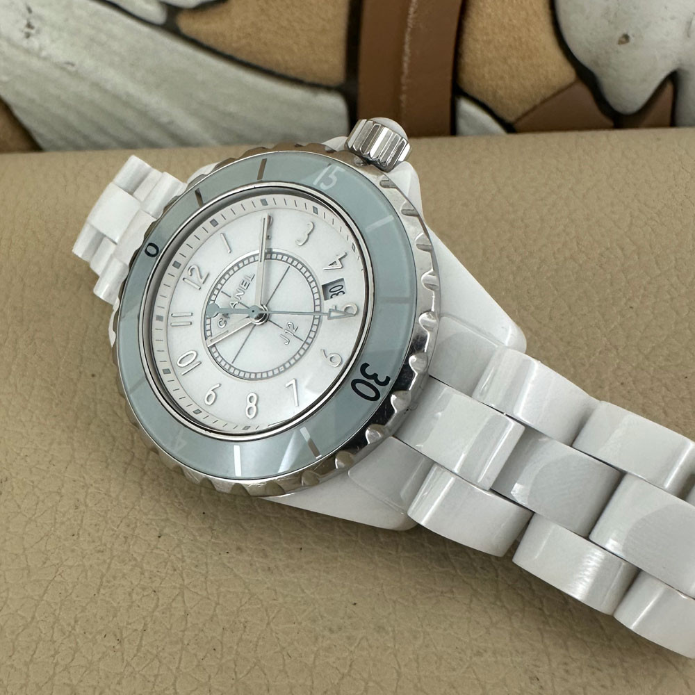 Chanel J12 Green Bezel Limited Edition H4464 13