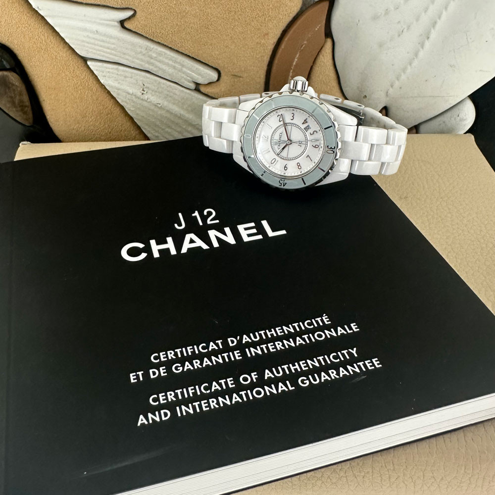 Chanel J12 Green Bezel Limited Edition H4464 1