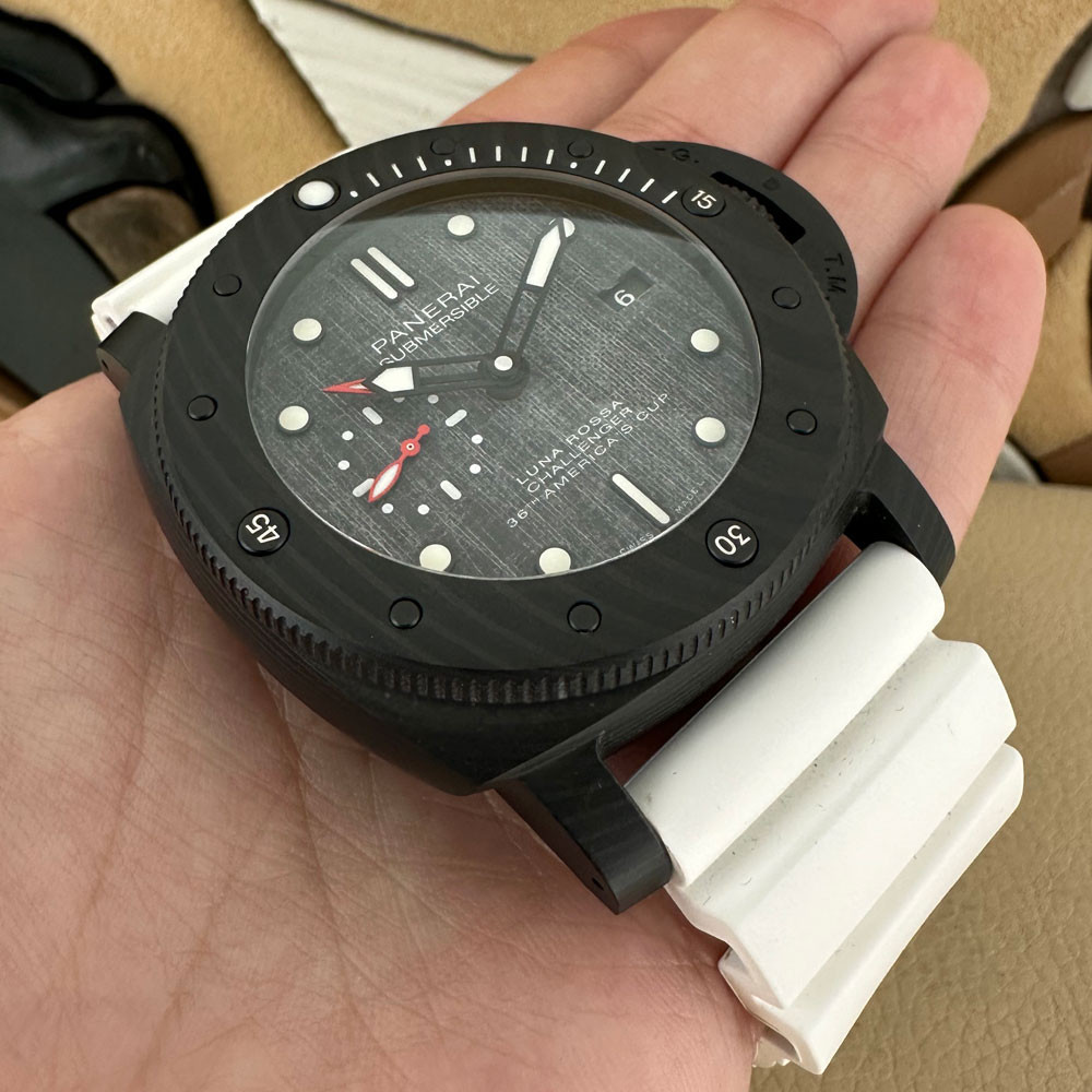 Panerai Luminor Submersible Luna Rossa PAM01039 8