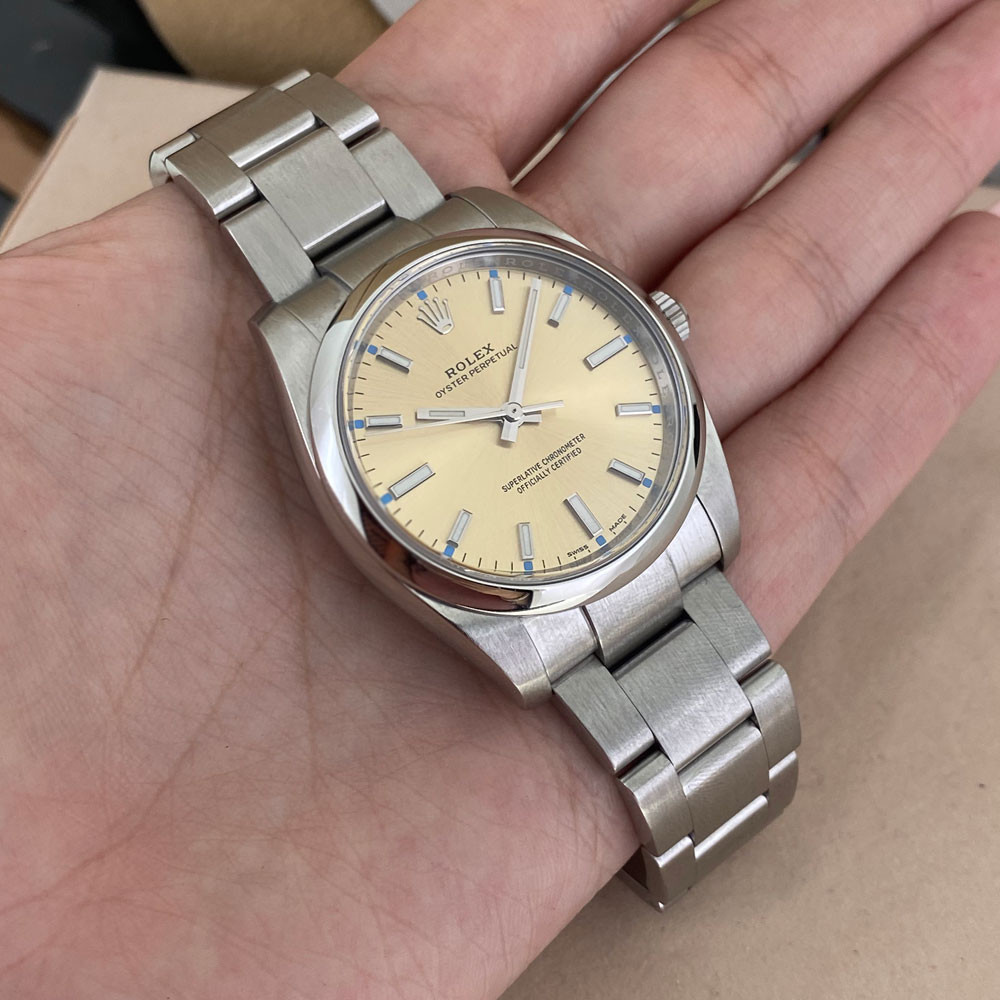 Rolex Oyster Perpetual 34mm 114200 8