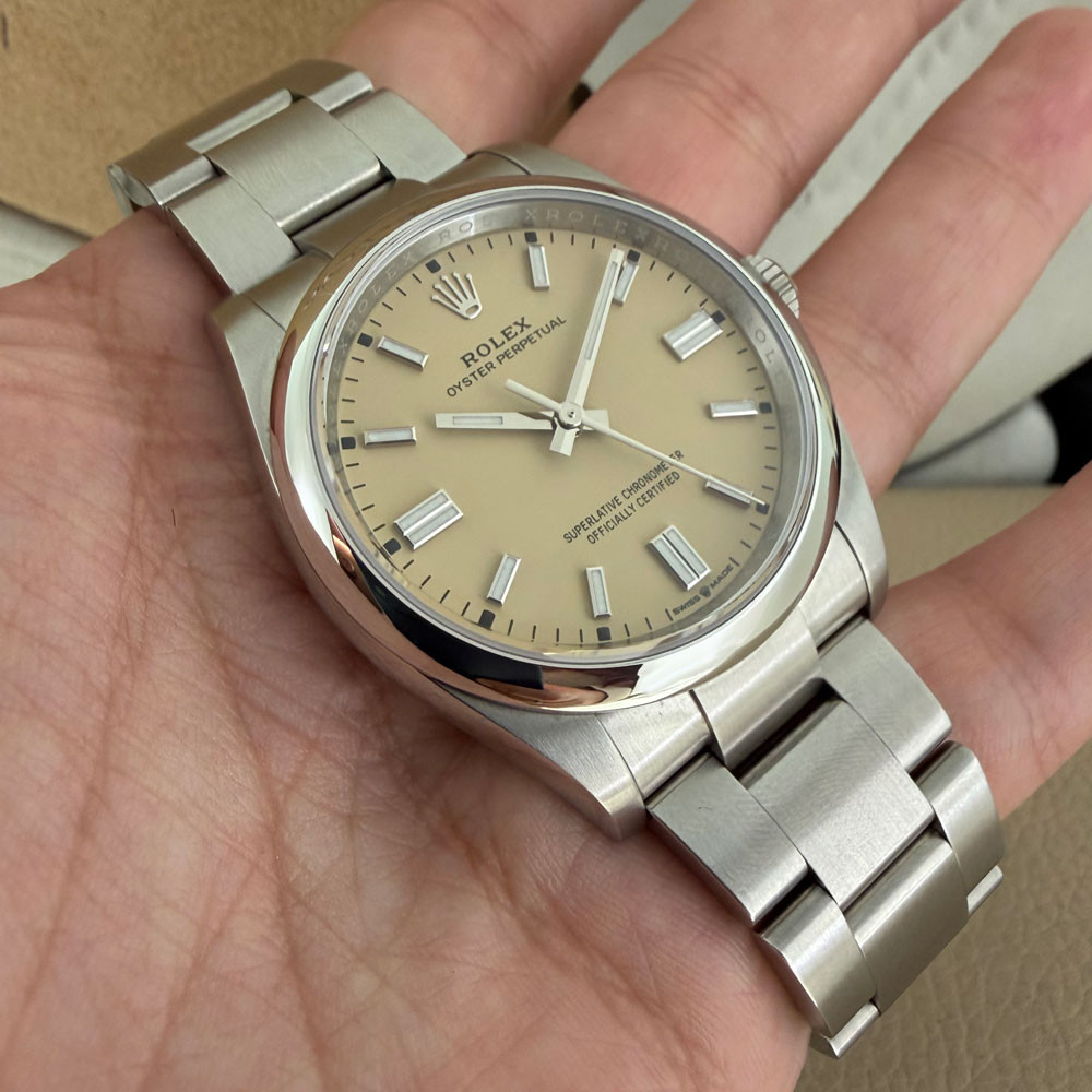 Rolex Oyster Perpetual 36mm Beige 126000 10