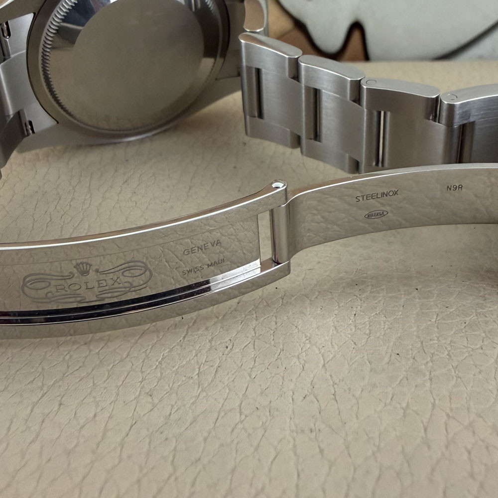 Rolex Oyster Perpetual 36mm Beige 126000 11