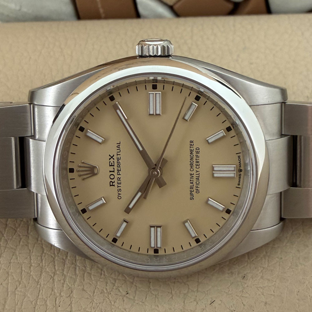 Rolex Oyster Perpetual 36mm Beige 126000 15