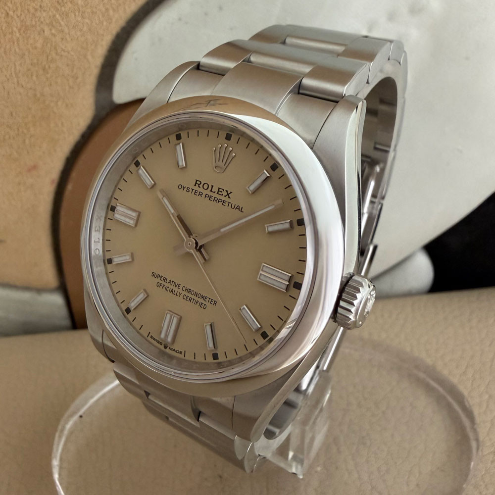 Rolex Oyster Perpetual 36mm Beige 126000 2
