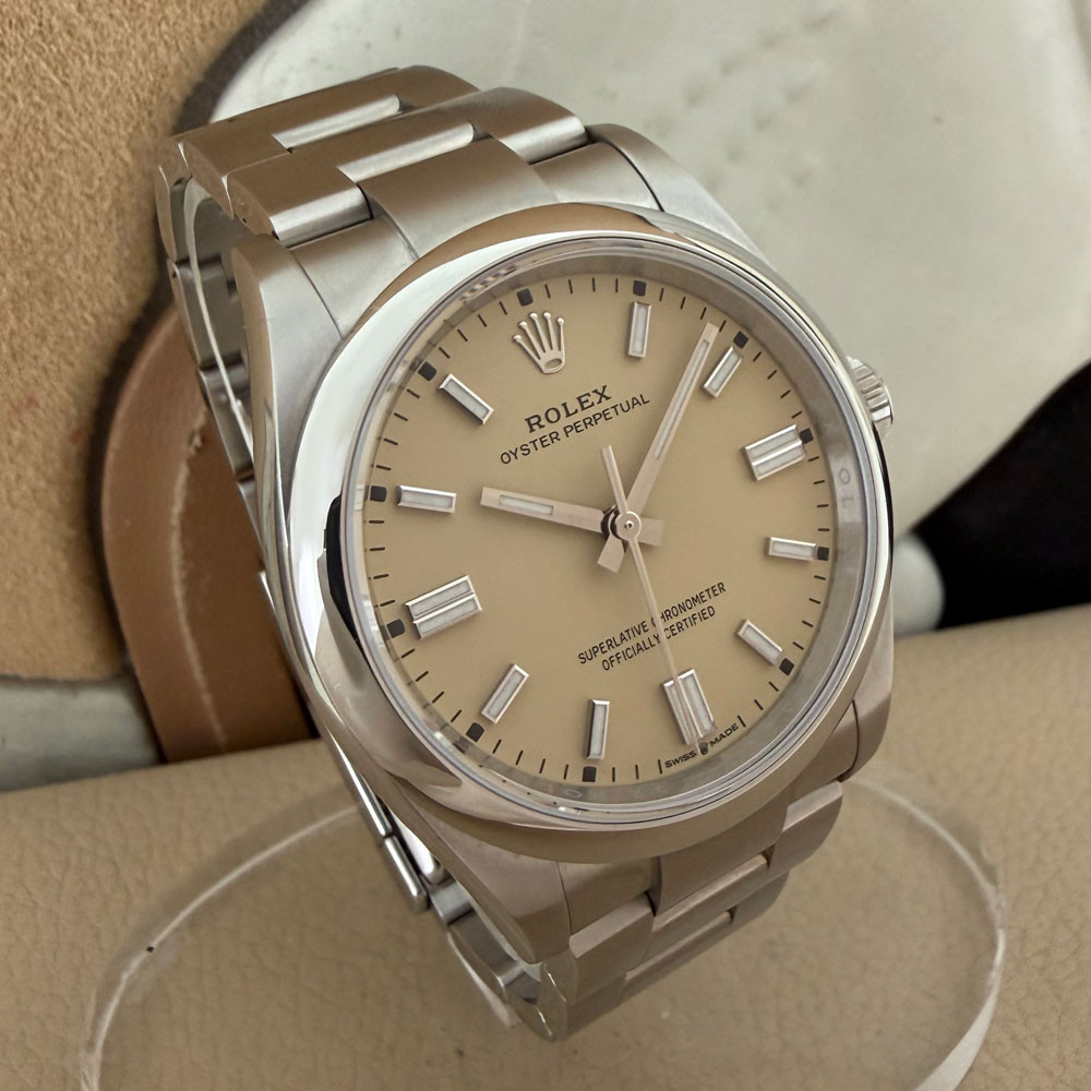 Rolex Oyster Perpetual 36mm Beige 126000 3