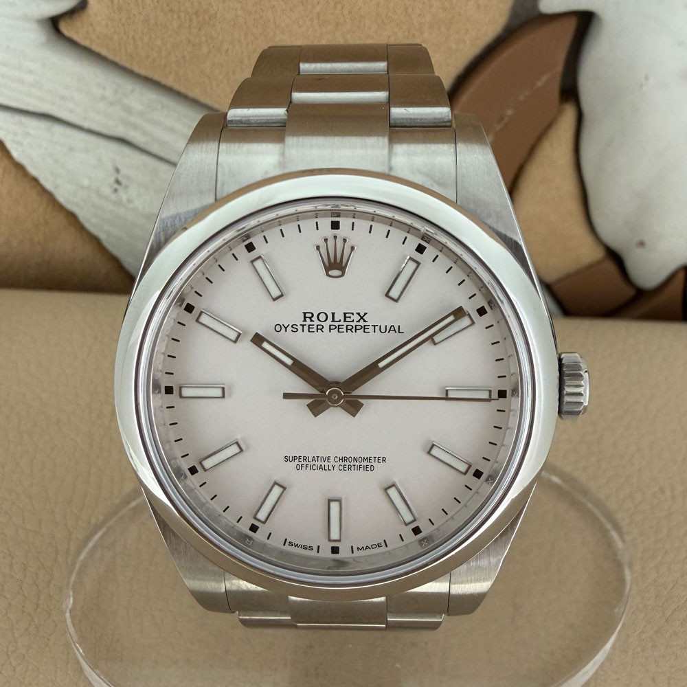 Rolex Oyster Perpetual 39mm White 114300 0