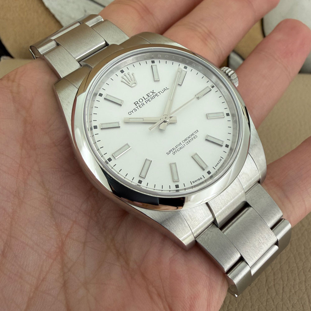 Rolex Oyster Perpetual 39mm White 114300 10
