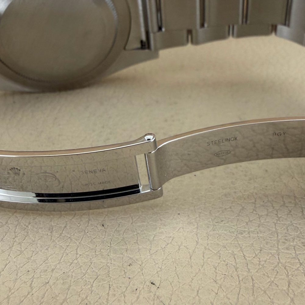 Rolex Oyster Perpetual 39mm White 114300 11