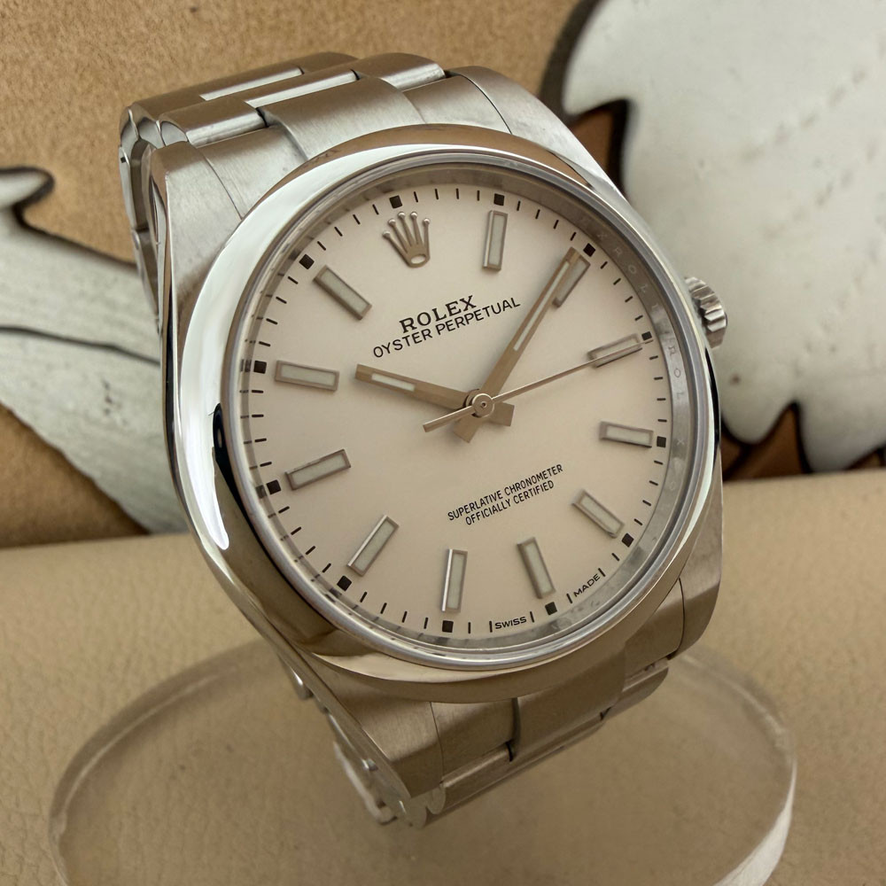 Rolex Oyster Perpetual 39mm White 114300 3