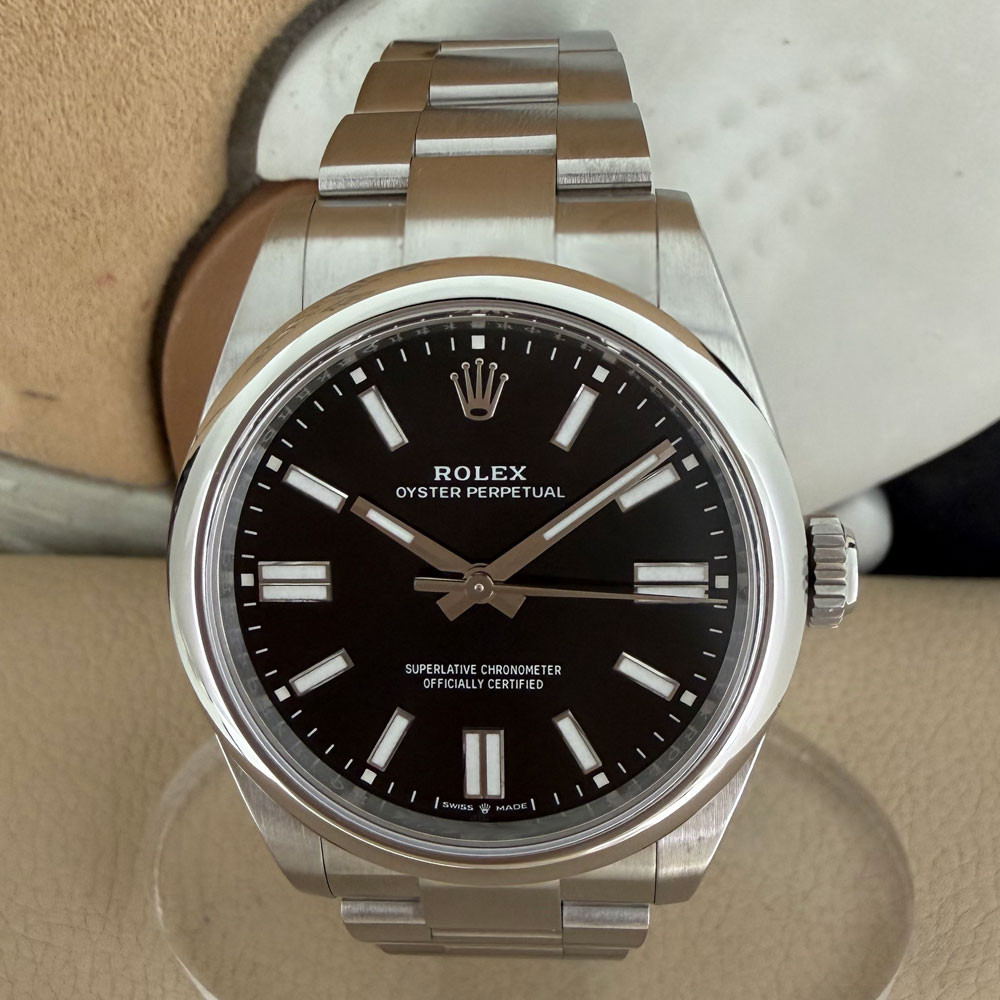Rolex Oyster Perpetual 41 Black 134300 0