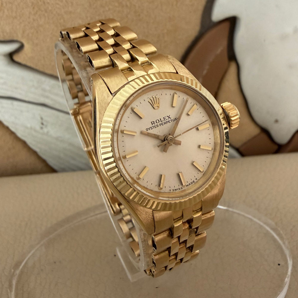 Rolex Oyster Perpetual Lady 6620 2