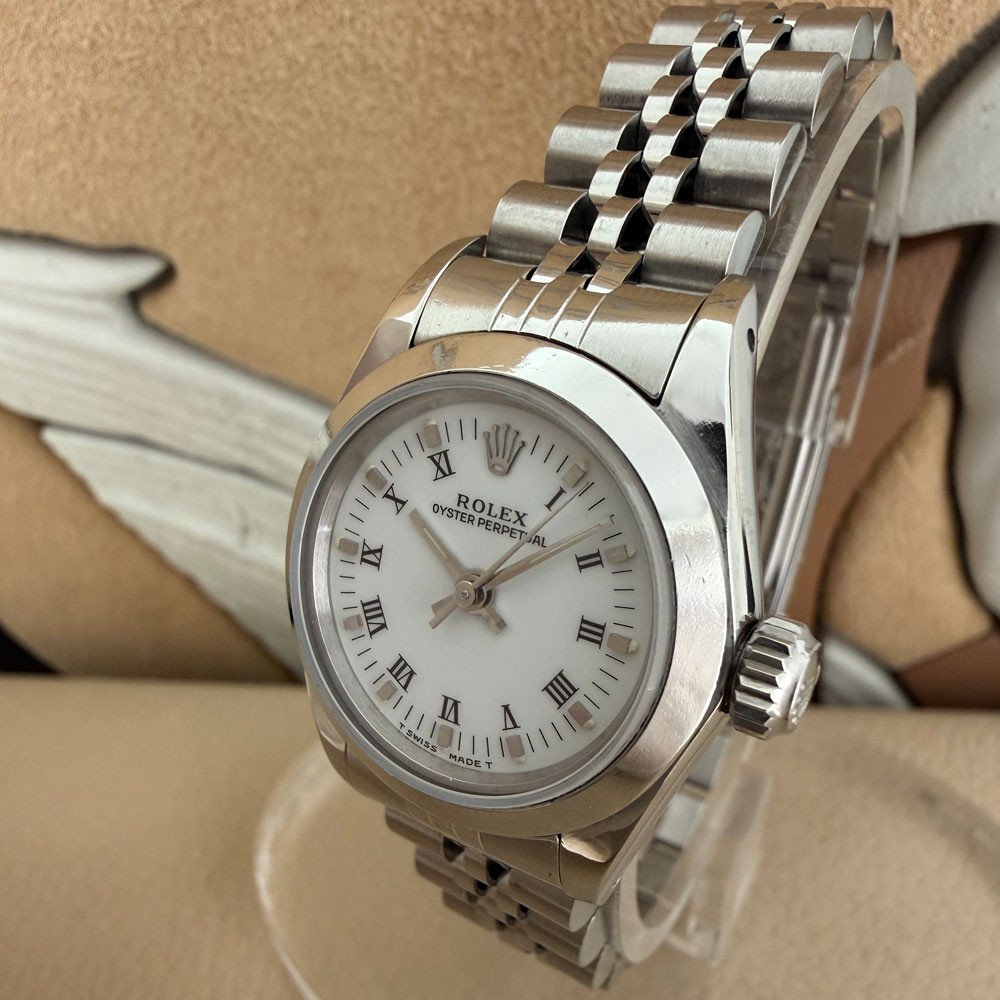 Rolex Oyster Perpetual Lady 67180 1