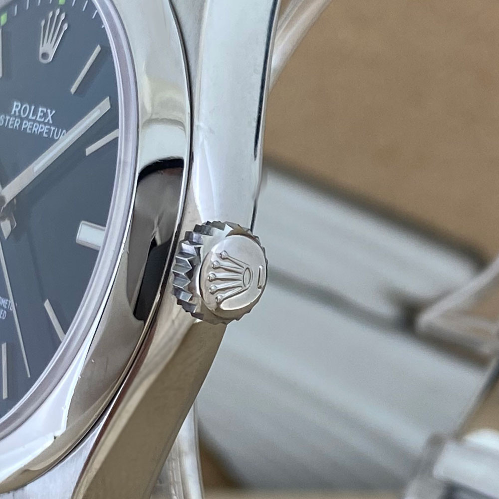 Rolex Oyster Perpetual Blue 114300 4