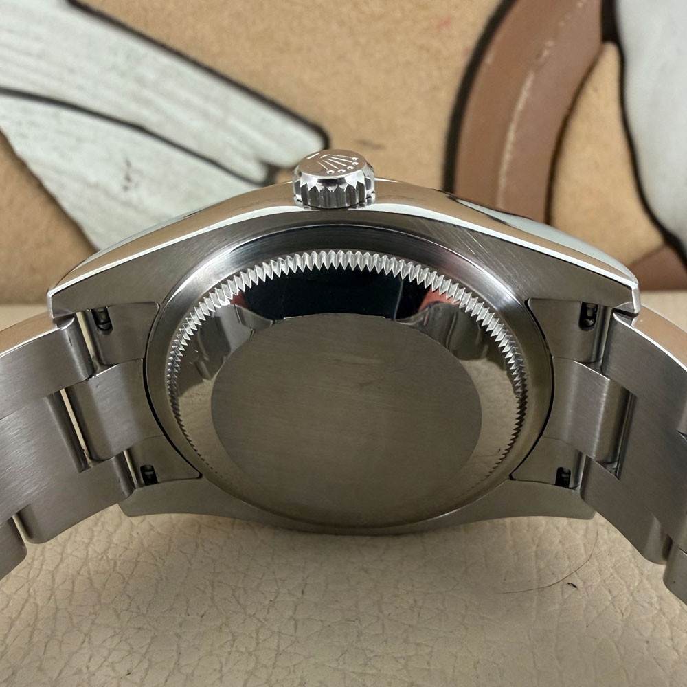 Rolex Oyster Perpetual 116000 8