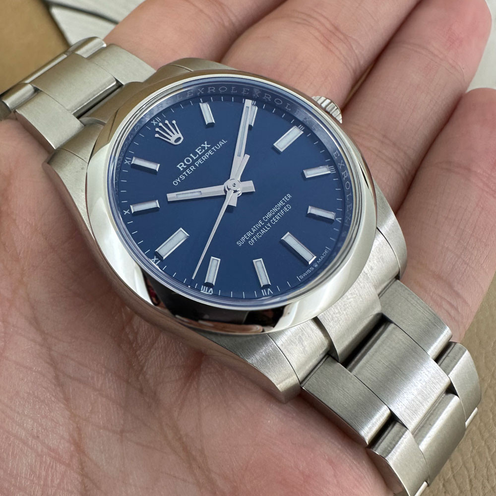 Rolex Oyster Perpetual Blue 124200 11