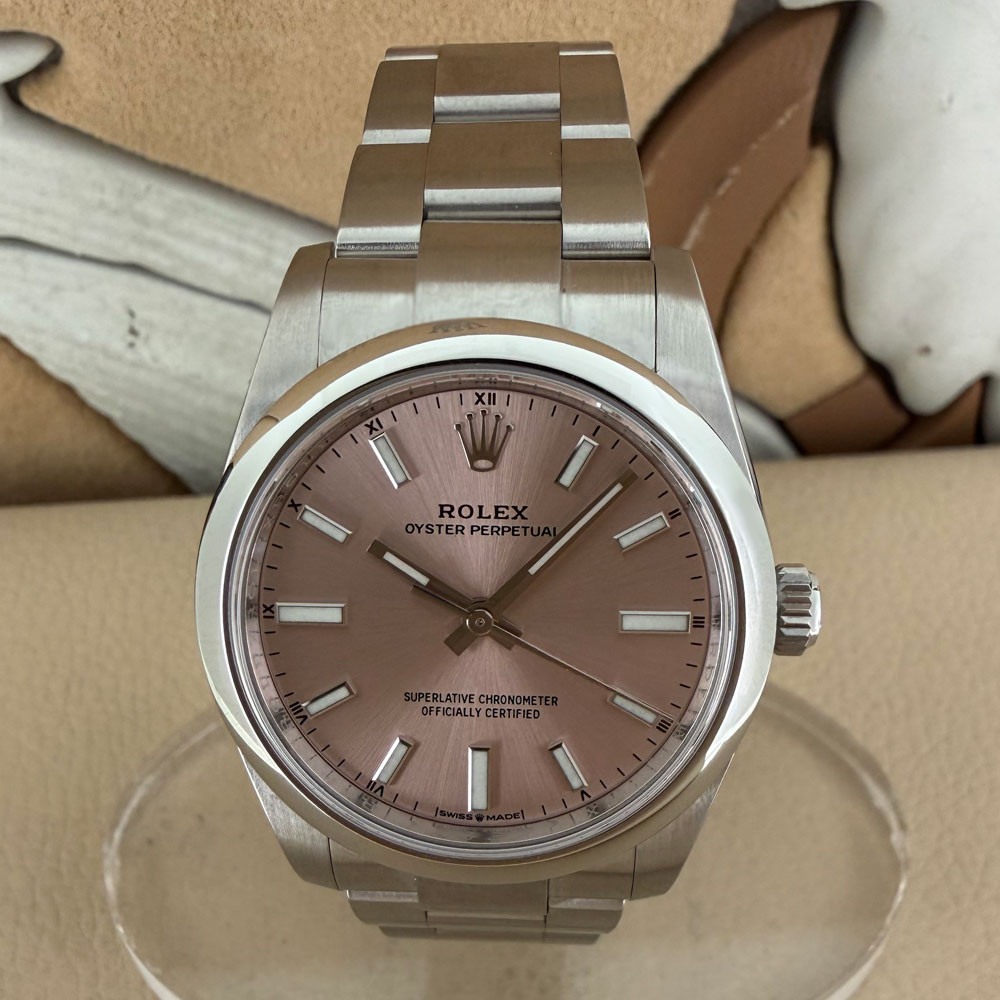 Rolex Oyster Perpetual 124200 0