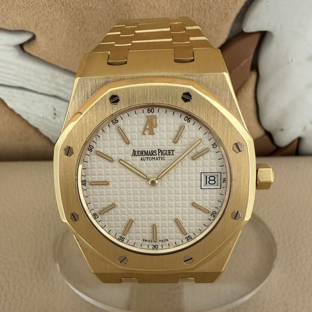 Audemars Piguet Royal Oak Jumbo 15202BA.OO.0944BA.01 0