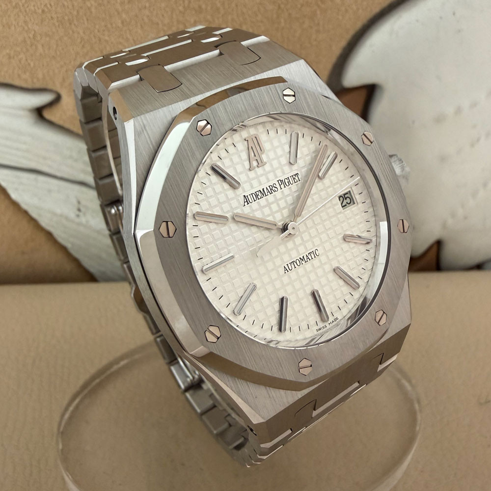 Audemars Piguet Royal Oak 15300ST.OO.1220ST.01 3