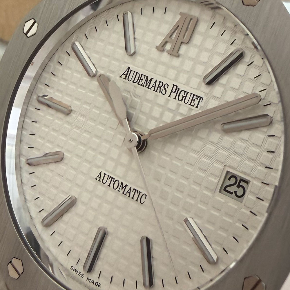 Audemars Piguet Royal Oak 15300ST.OO.1220ST.01 5