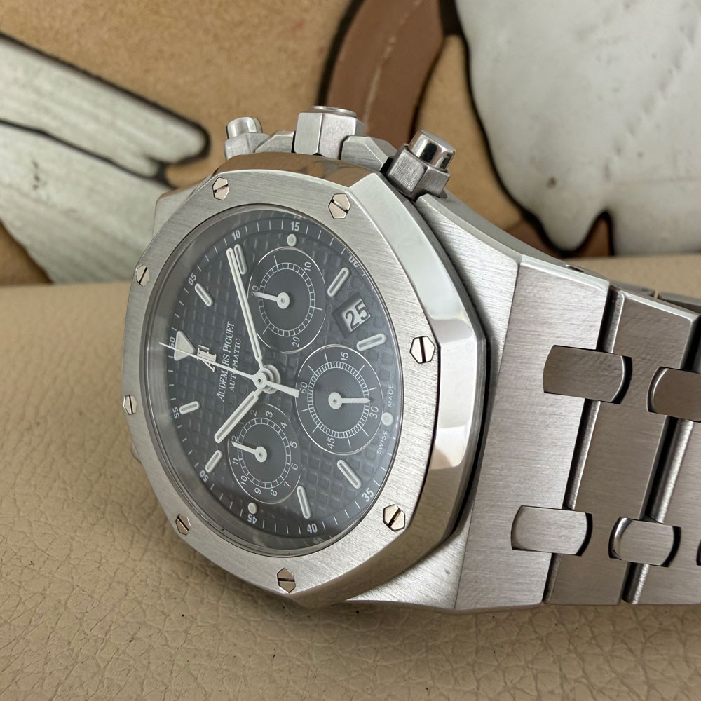 Audemars Piguet Royal Oak Chronograph 26300ST.OO.1110ST.03 13