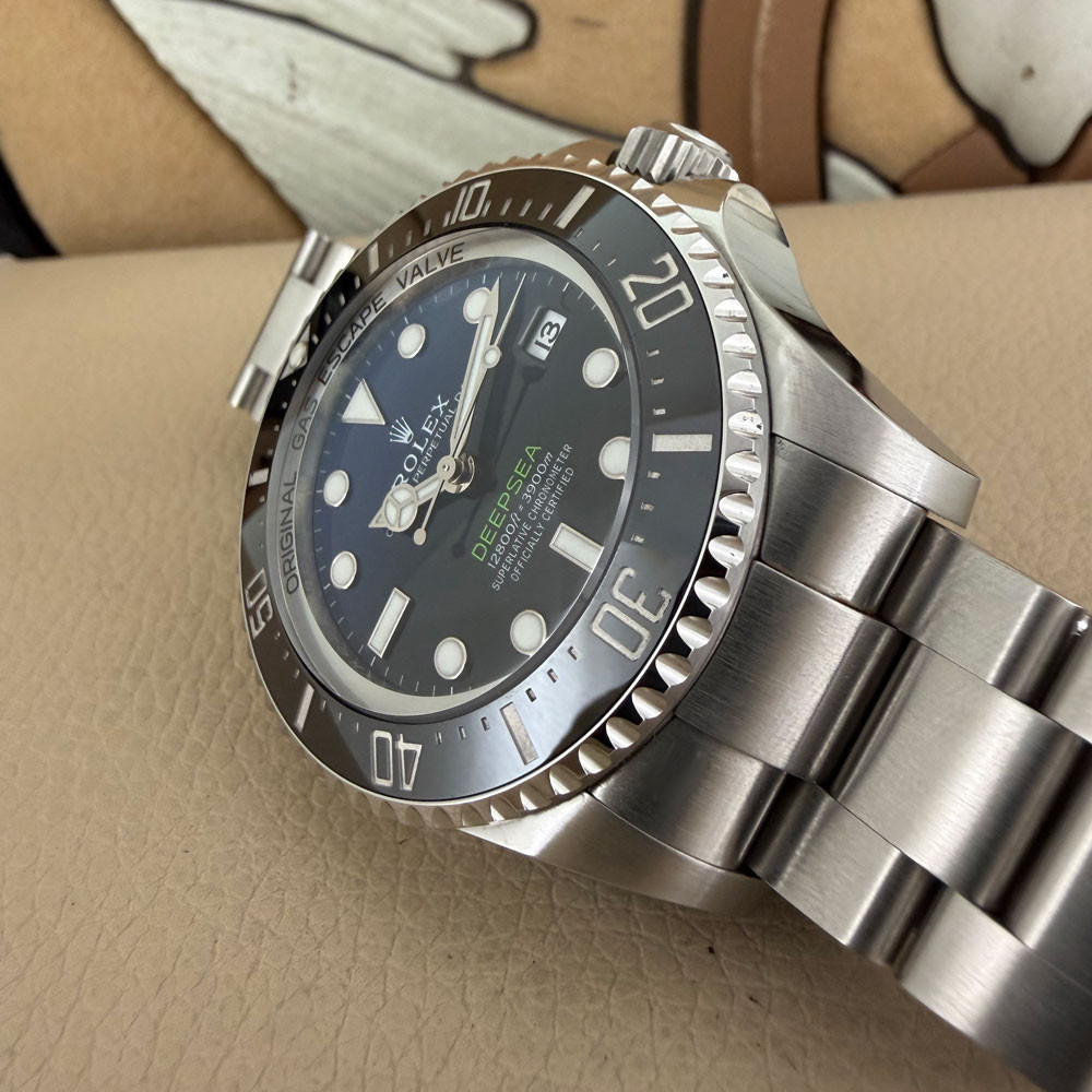 Rolex Sea-Dweller Deepsea DBlue Cameron 136660 15