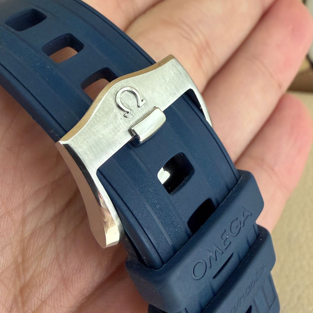Omega Seamaster 300 Blue Dial Diver 21032422003002 10
