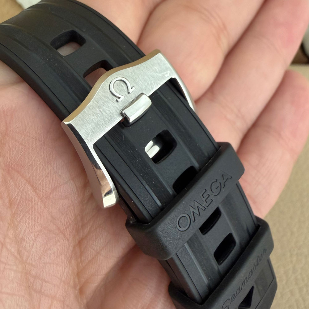 Omega Seamaster Diver 300 21022422001002 10