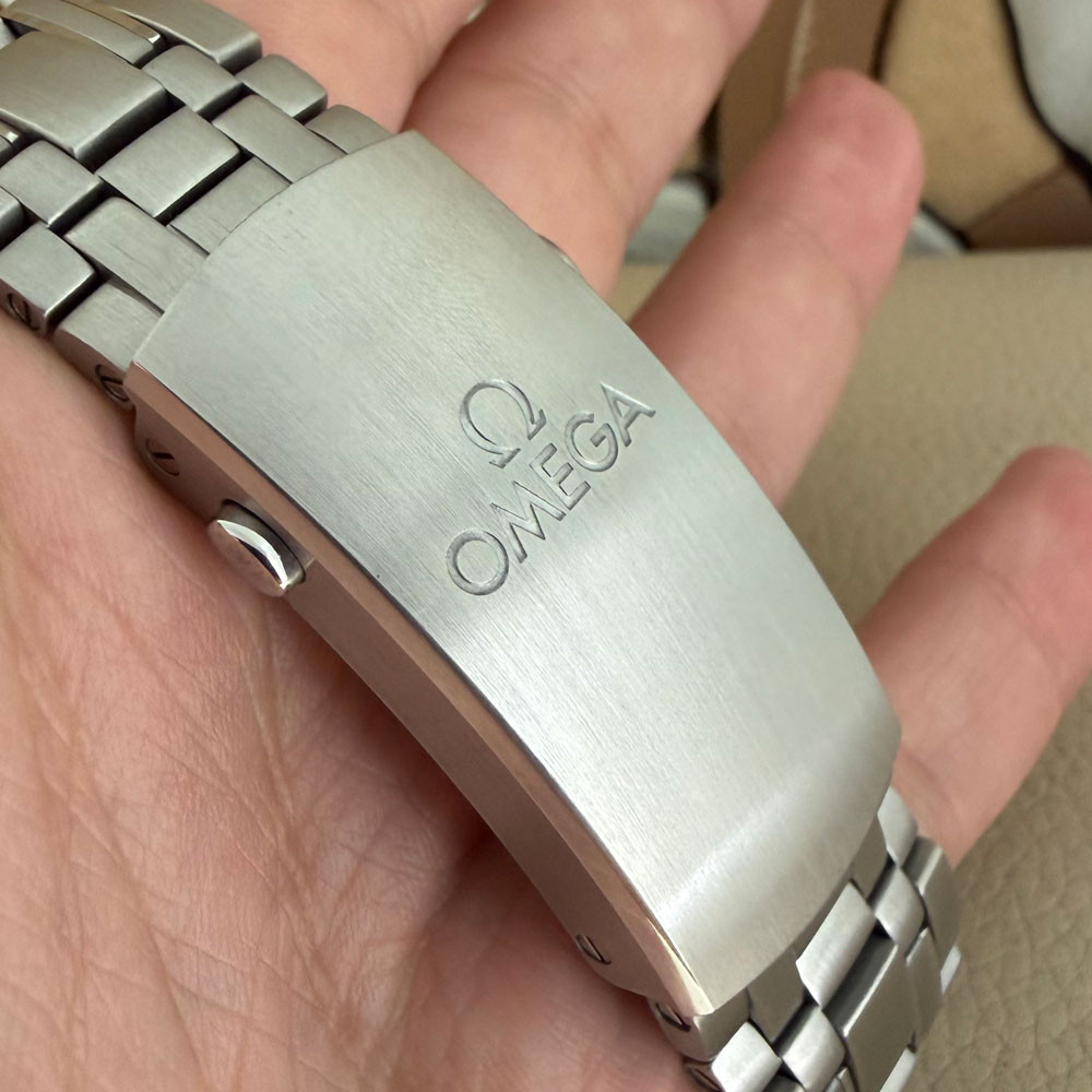 Omega Seamaster CoAxial 21030422001001 9