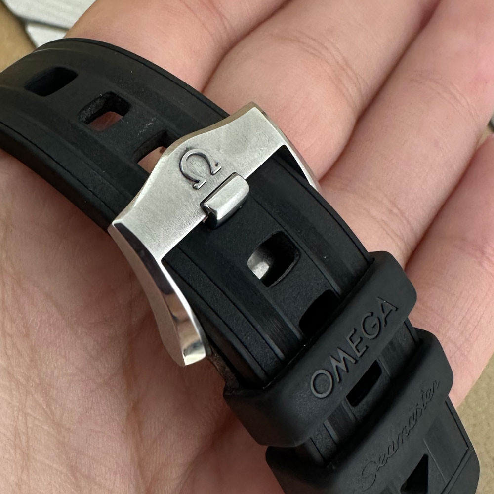 Omega Seamaster CoAxial 21032422001001 8