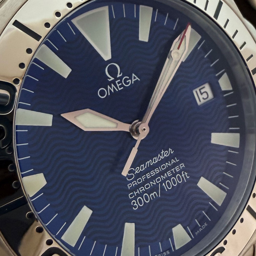 Omega Seamaster Electric Blue 22558000 6