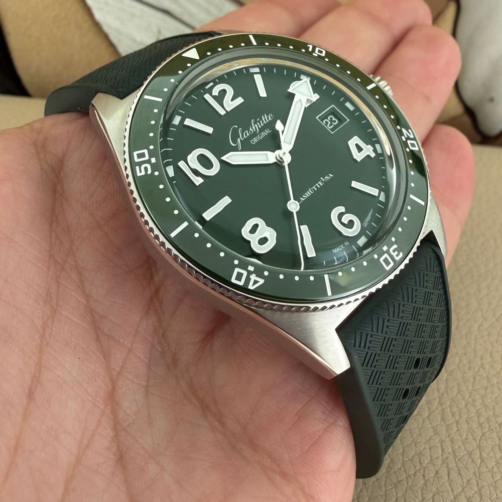 Glashutte Original SeaQ 1-39-11-13-83-37 10