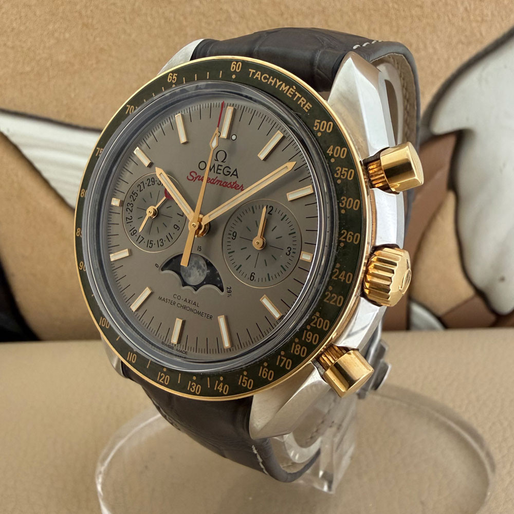 Omega Speedmaster Moonphase 30423445206001 2