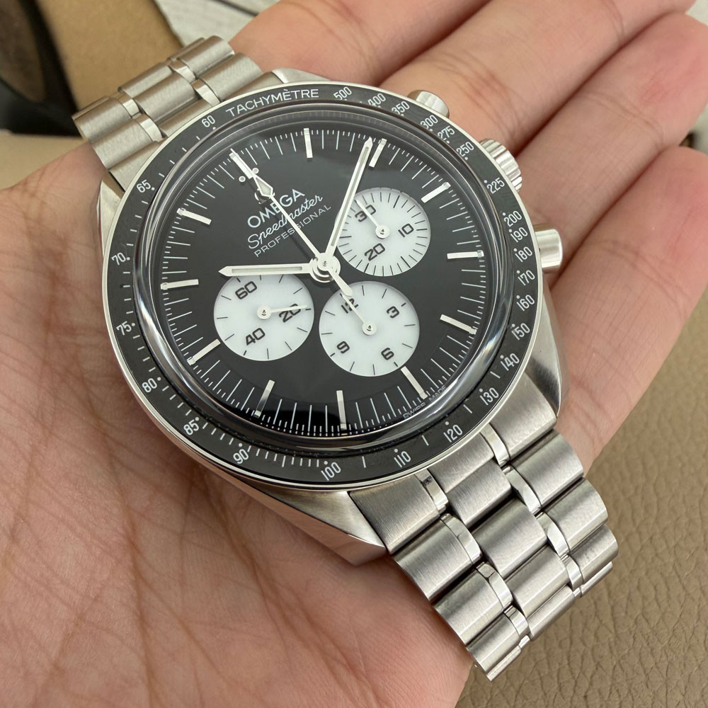 Omega Speedmaster Moonwatch Professional 31030425001004 10
