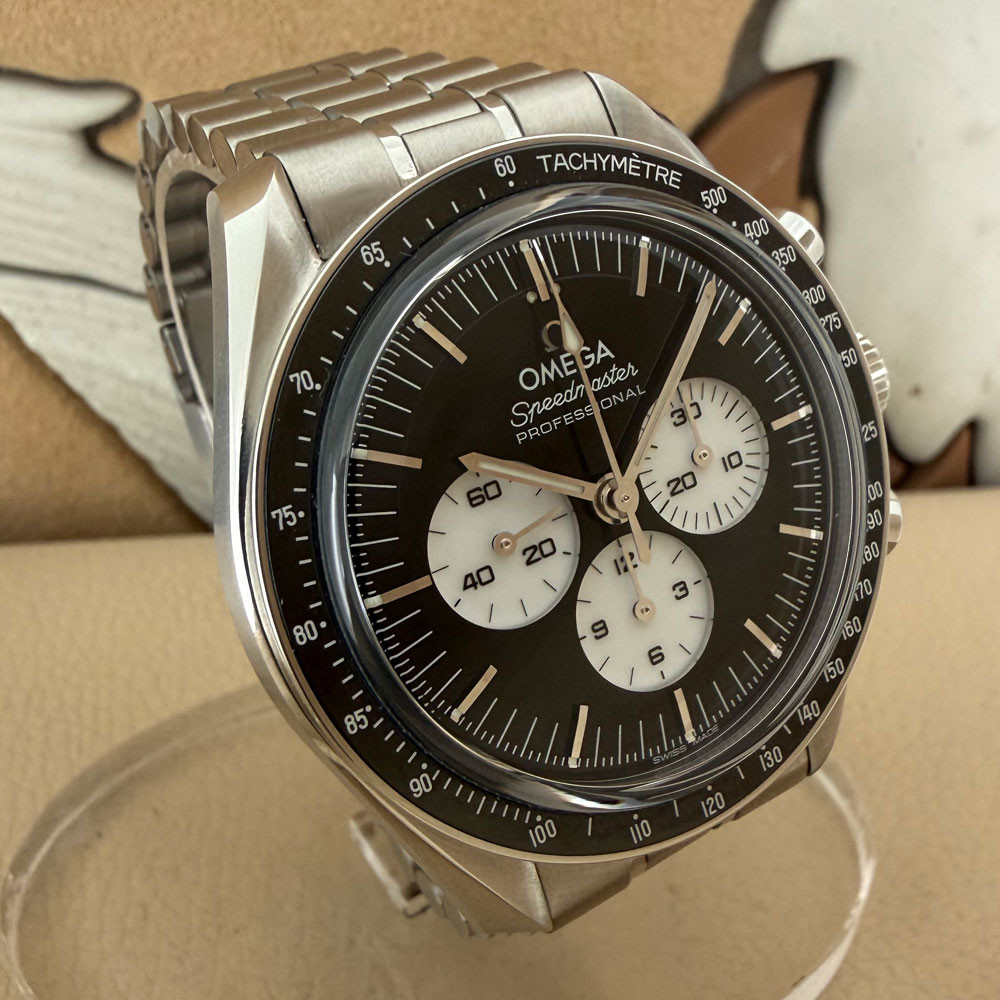 Omega Speedmaster Moonwatch Professional 31030425001004 3