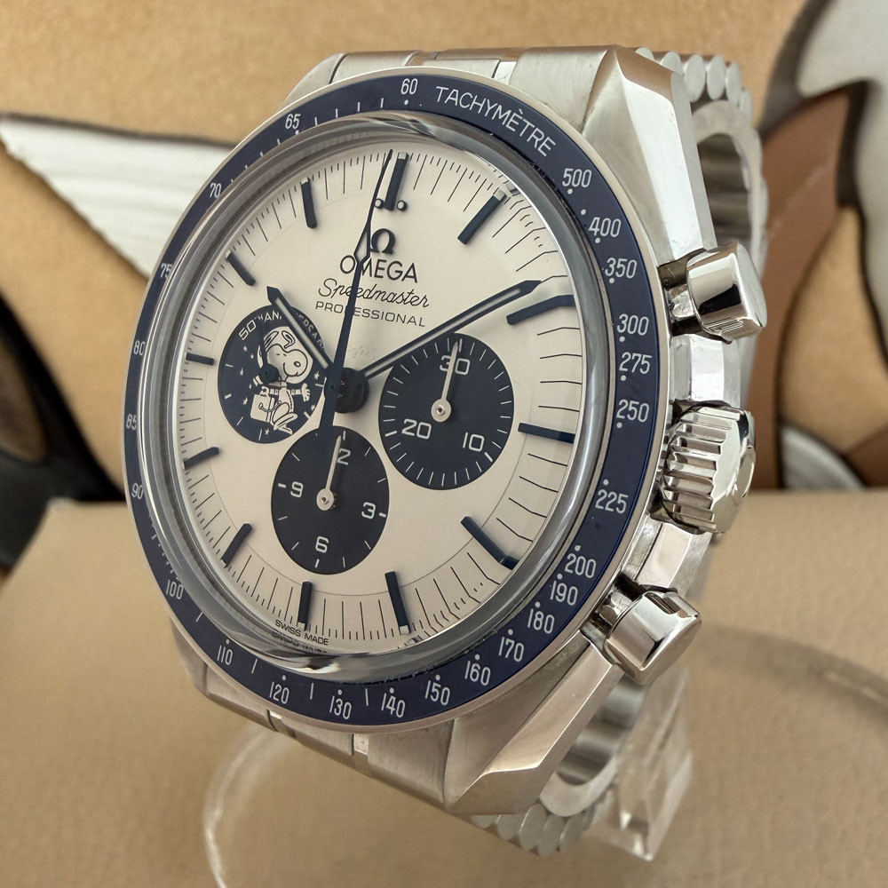 Omega Speedmaster Silver Snoopy Award 31032425002001 4